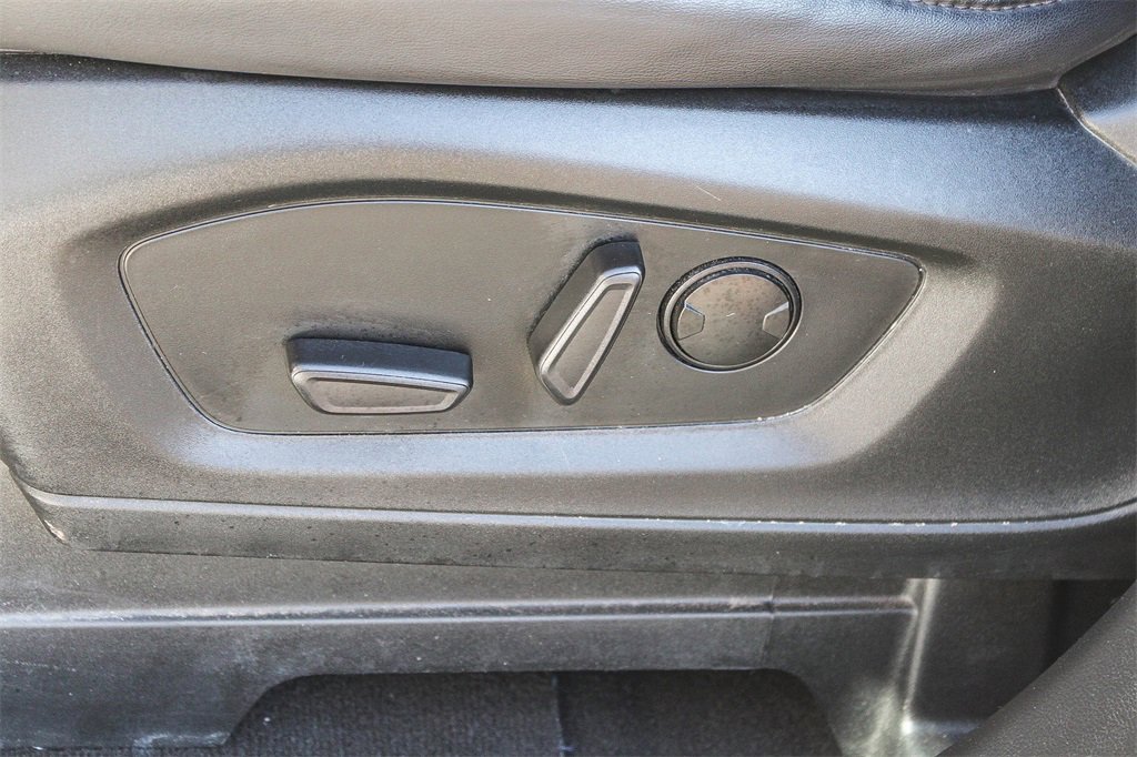 Used 2023 Ford Explorer XLT w/ Equipment Group 202A image 28