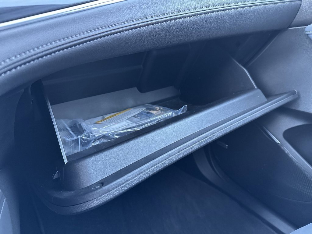 Used 2023 Buick Enclave Essence w/ Experience Buick Package image 27