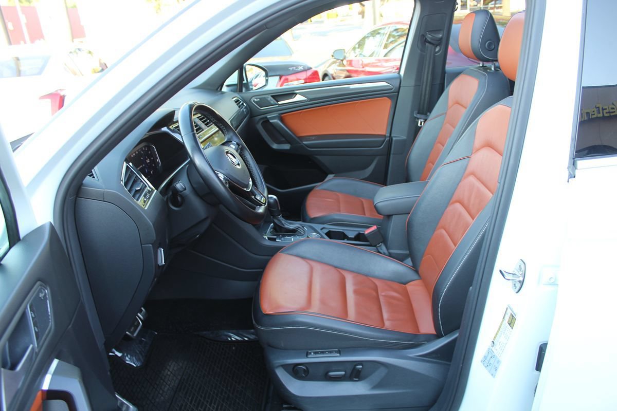 Used 2021 Volkswagen Tiguan SEL Premium R-Line w/ 3rd Row Seat Package AWD/4WD image 22