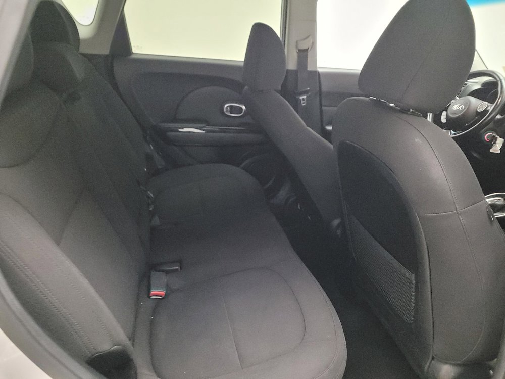 Used 2015 Kia Soul ! FWD image 19