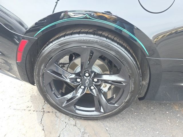 Used 2020 Chevrolet Camaro LT w/ RS Package image 37