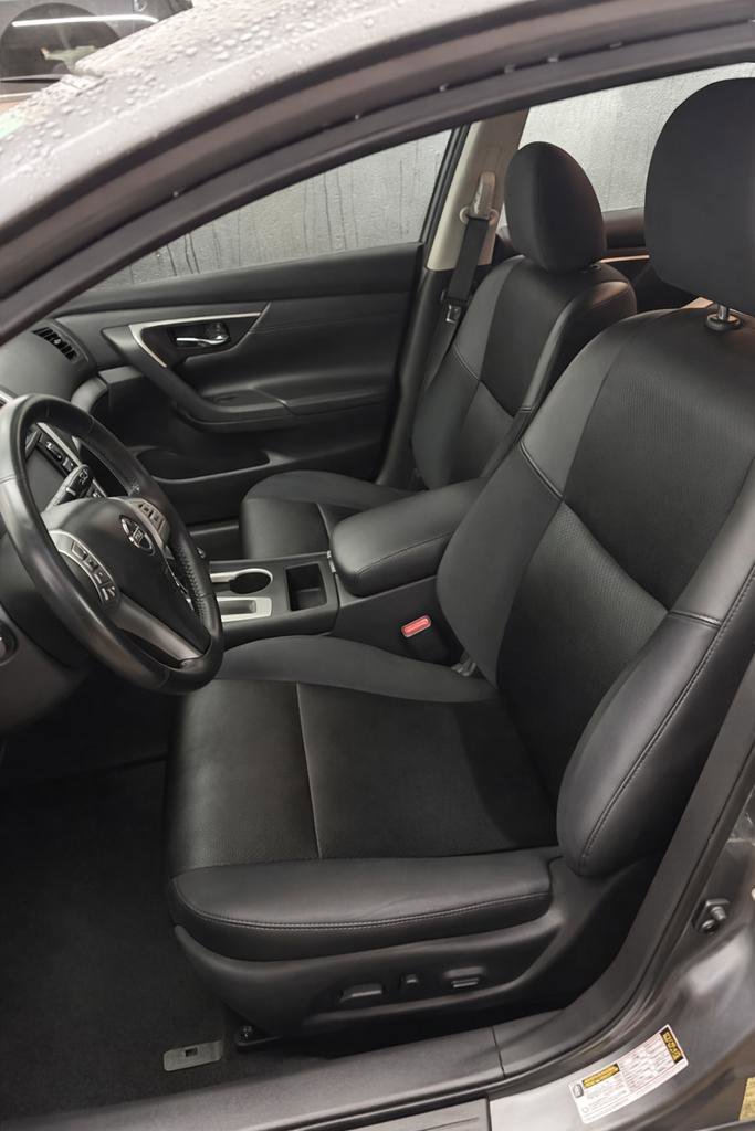 Used 2017 Nissan Altima 2.5 SR w/ Midnight Edition Package image 4