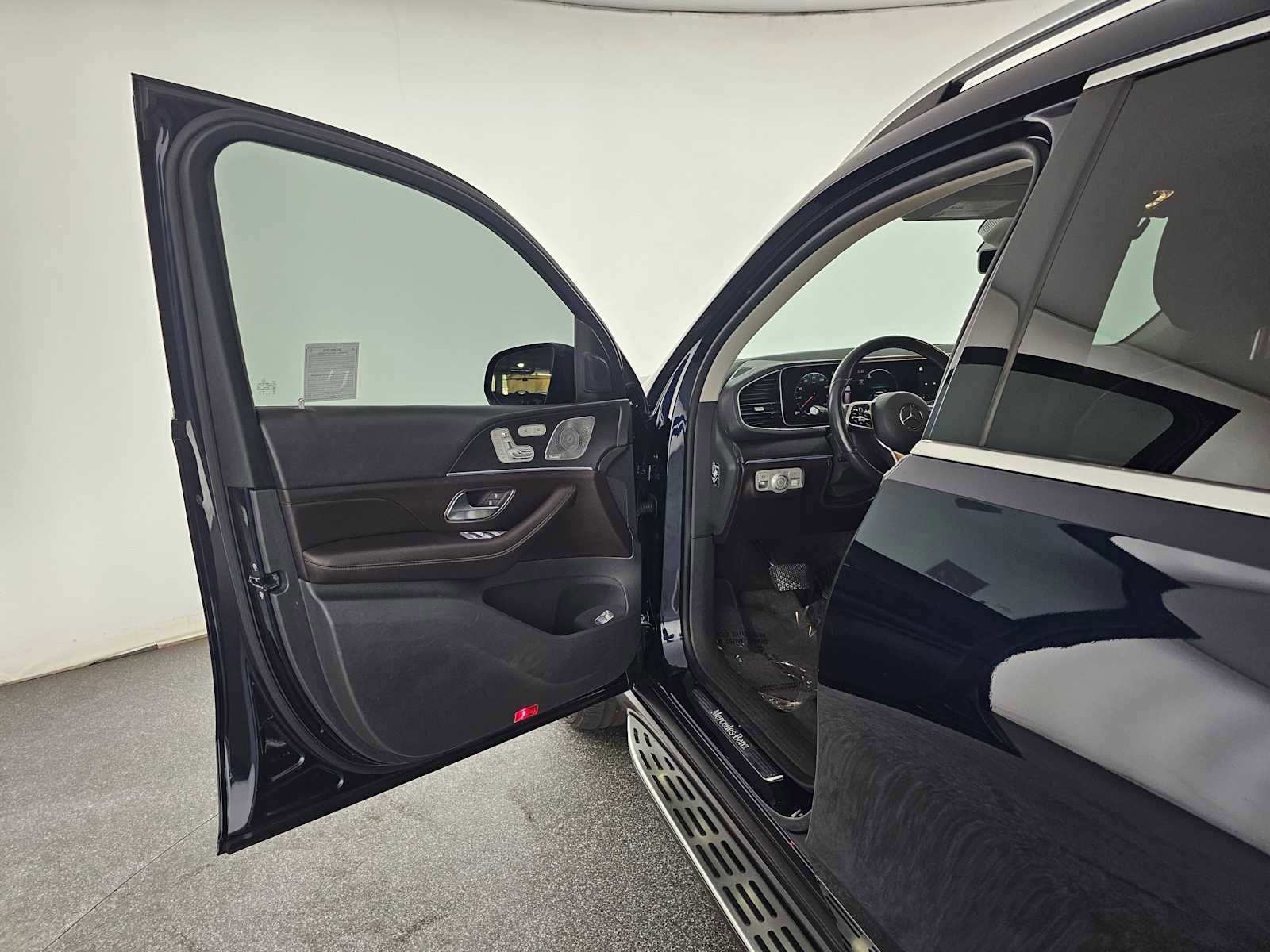 Used 2020 Mercedes-Benz GLS 450 4MATIC image 21