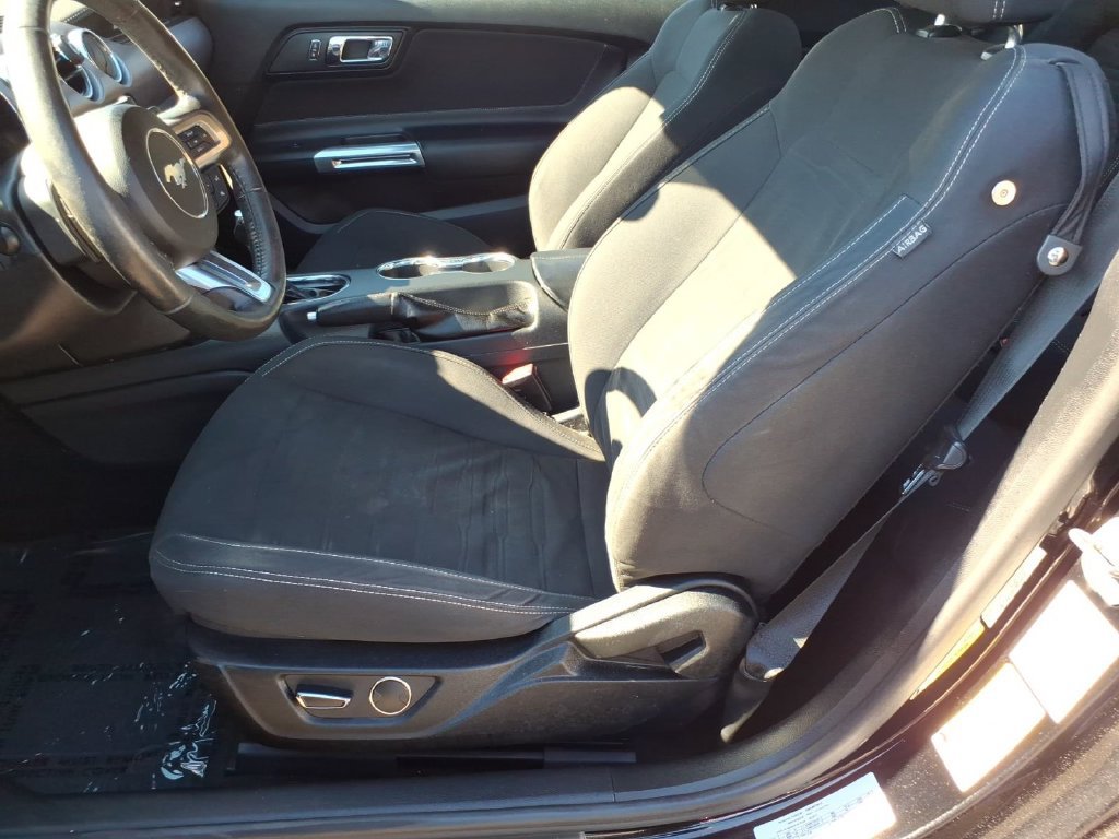 Used 2017 Ford Mustang Coupe RWD image 12
