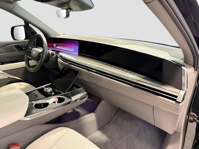 Certified 2025 Cadillac Escalade IQ Sport 1 w/ LPO, ONYX Package AWD/4WD image 27