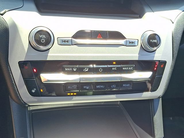Certified 2022 Ford Explorer XLT w/ Equipment Group 202A AWD/4WD image 15