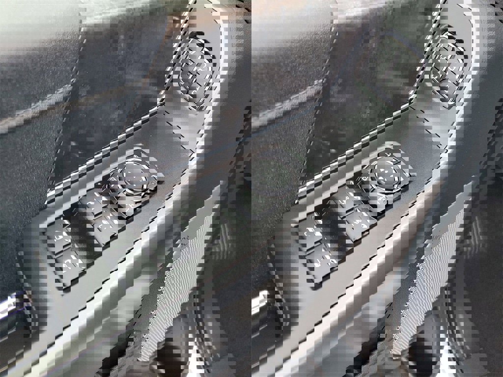 Used 2021 Ford F150 Lariat w/ Equipment Group 501A Mid image 9