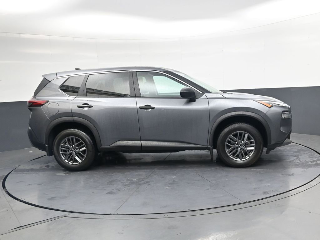 Used 2023 Nissan Rogue S FWD image 3