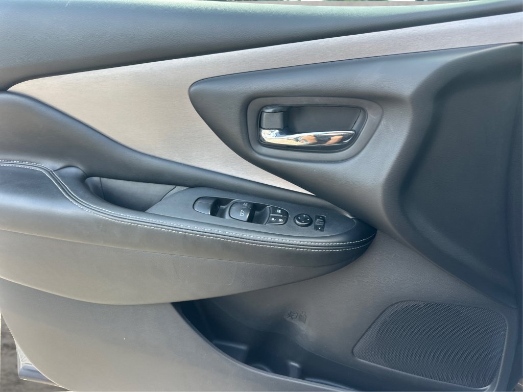 Used 2022 Nissan Murano SV w/ SV Midnight Edition Package FWD image 28