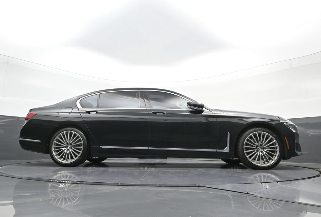 Used 2022 BMW 750i xDrive w/ Autobahn Package AWD/4WD image 29