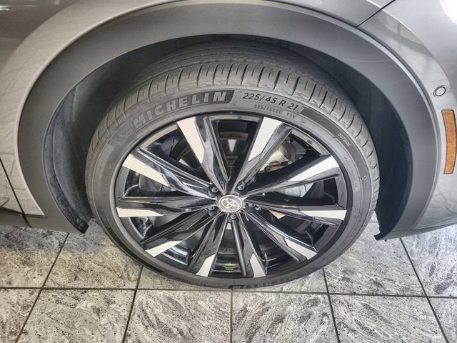 Used 2026 Toyota Crown Platinum AWD/4WD image 10