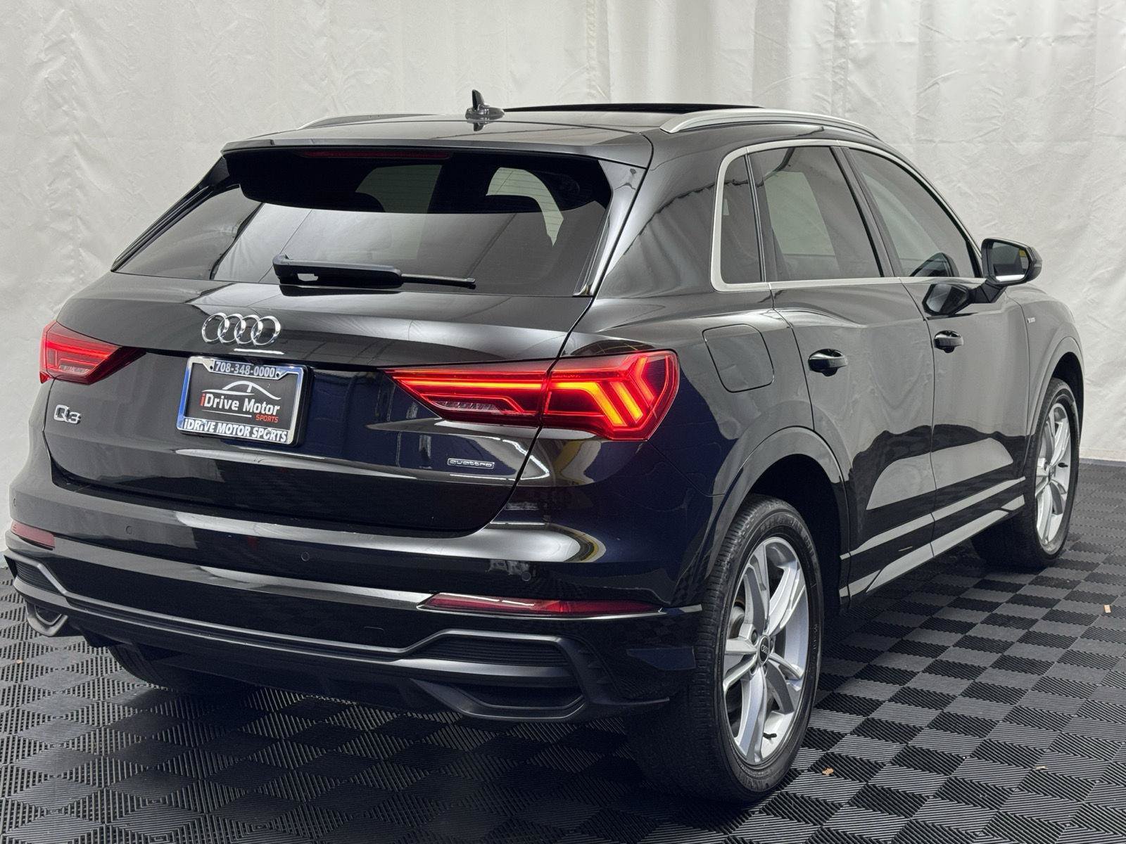 Used 2022 Audi Q3 2.0T Premium w/ Convenience Package AWD/4WD image 9