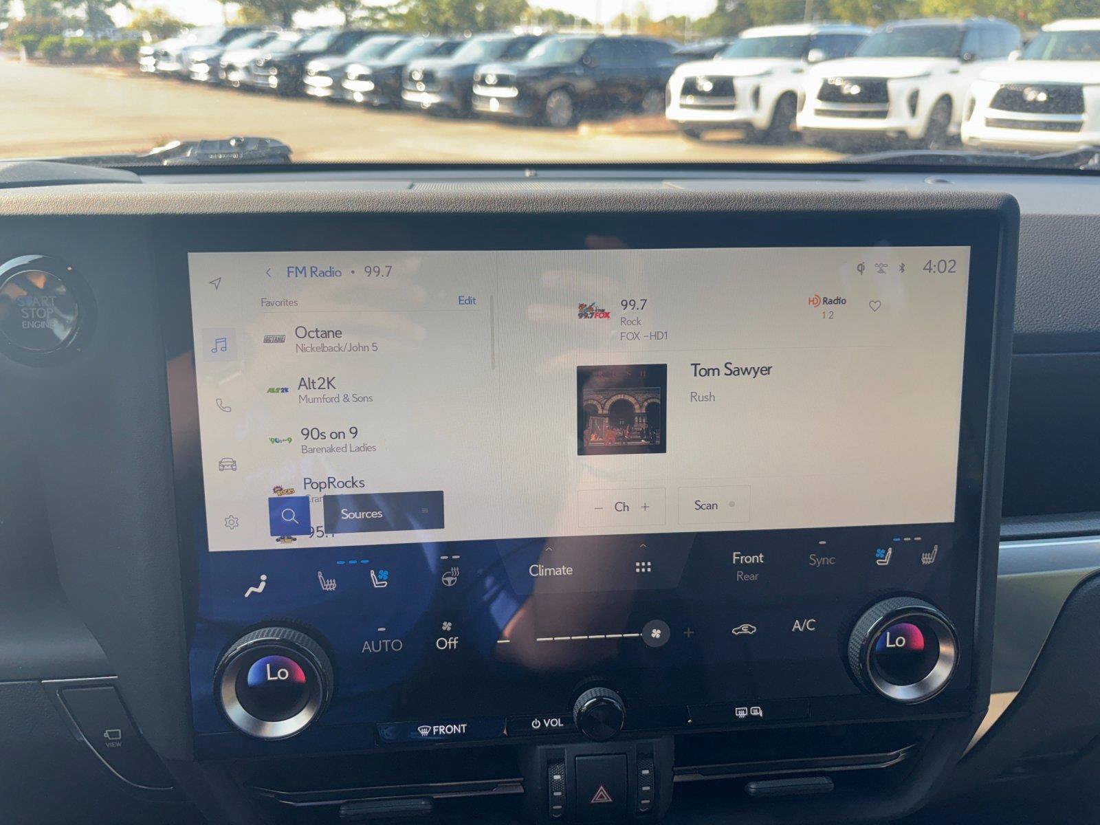 Used 2024 Lexus GX 550 w/ Accessory Package (31) AWD/4WD image 24