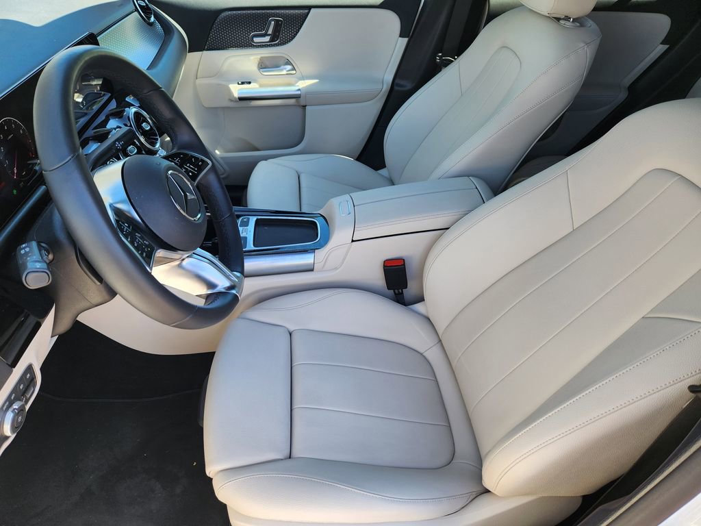 Used 2025 Mercedes-Benz GLA 250 4MATIC image 12