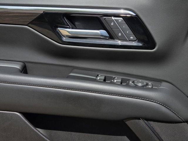 Used 2025 Chevrolet Tahoe LT AWD/4WD image 33