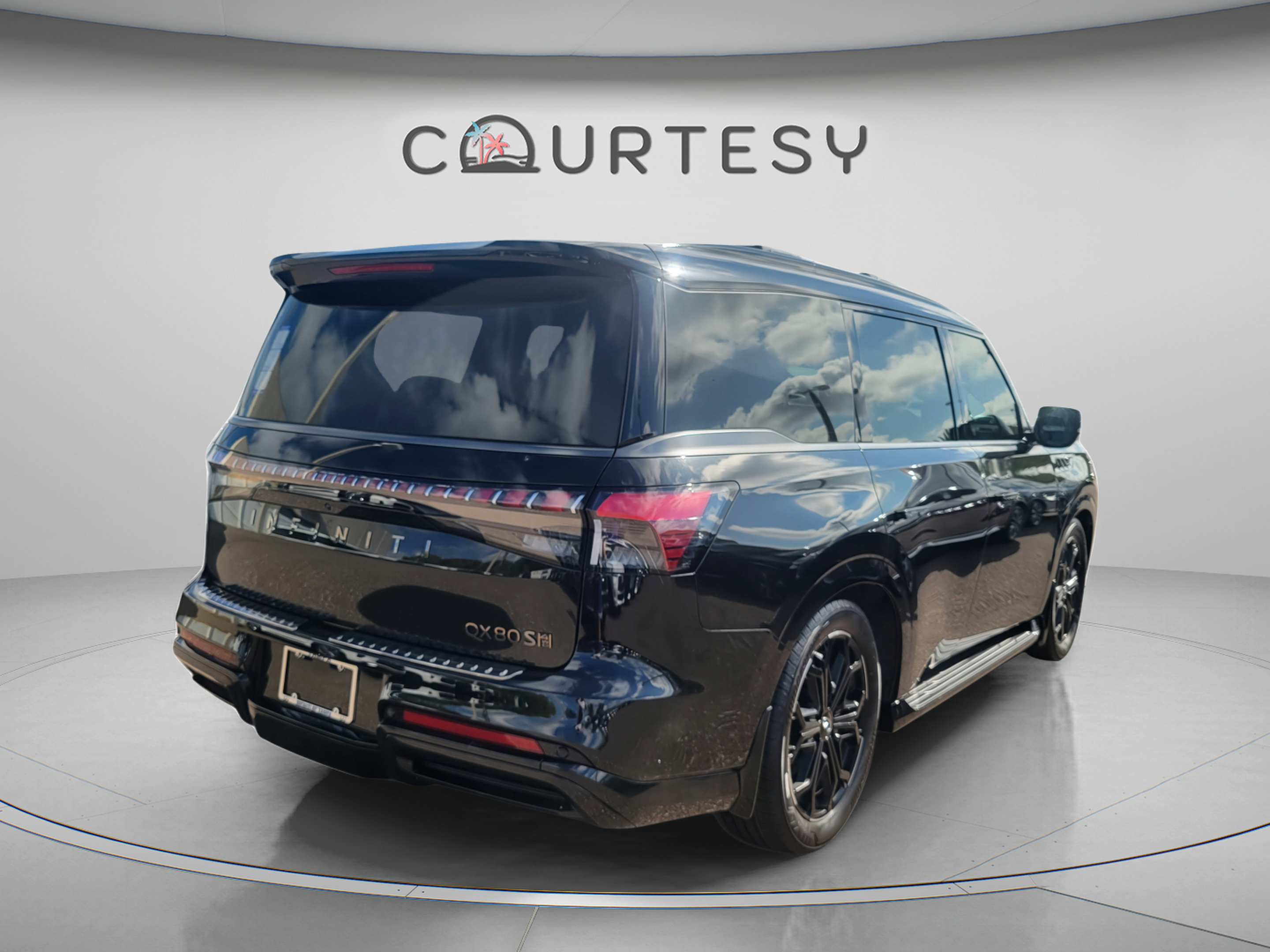 Used 2026 INFINITI QX80 4WD w/ Sport Exterior Package image 3