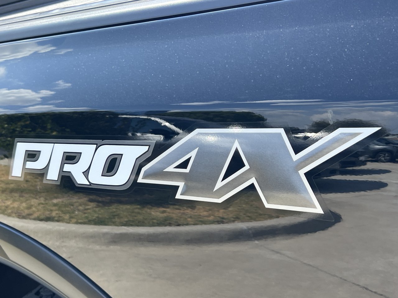 Used 2023 Nissan Titan PRO-4X w/ Pro-4x Utility Package AWD/4WD image 5