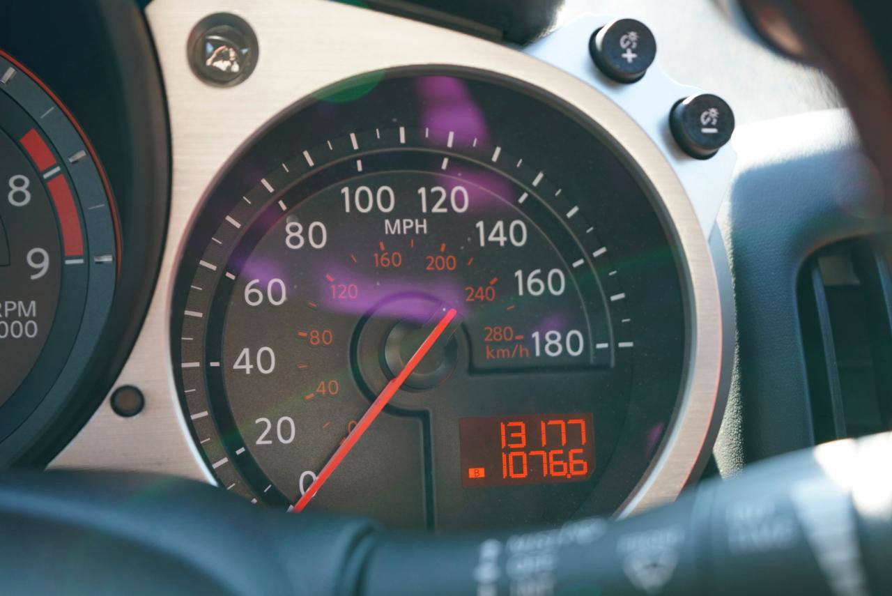 Used 2010 Nissan 370Z Touring w/ Sport Pkg image 31