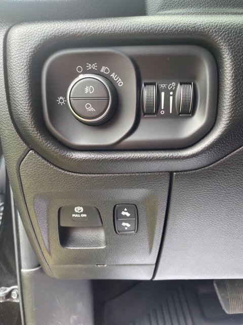 Used 2019 RAM 1500 Big Horn AWD/4WD image 30