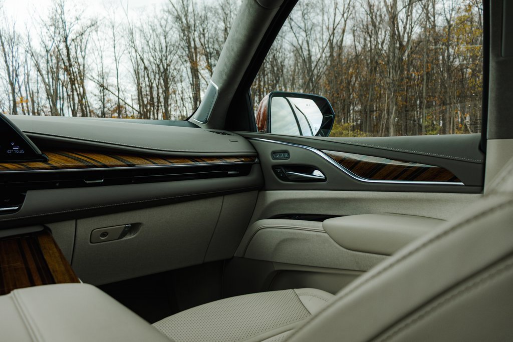 Used 2023 Cadillac Escalade ESV Premium Luxury Platinum w/ LPO, Radiant Package image 12