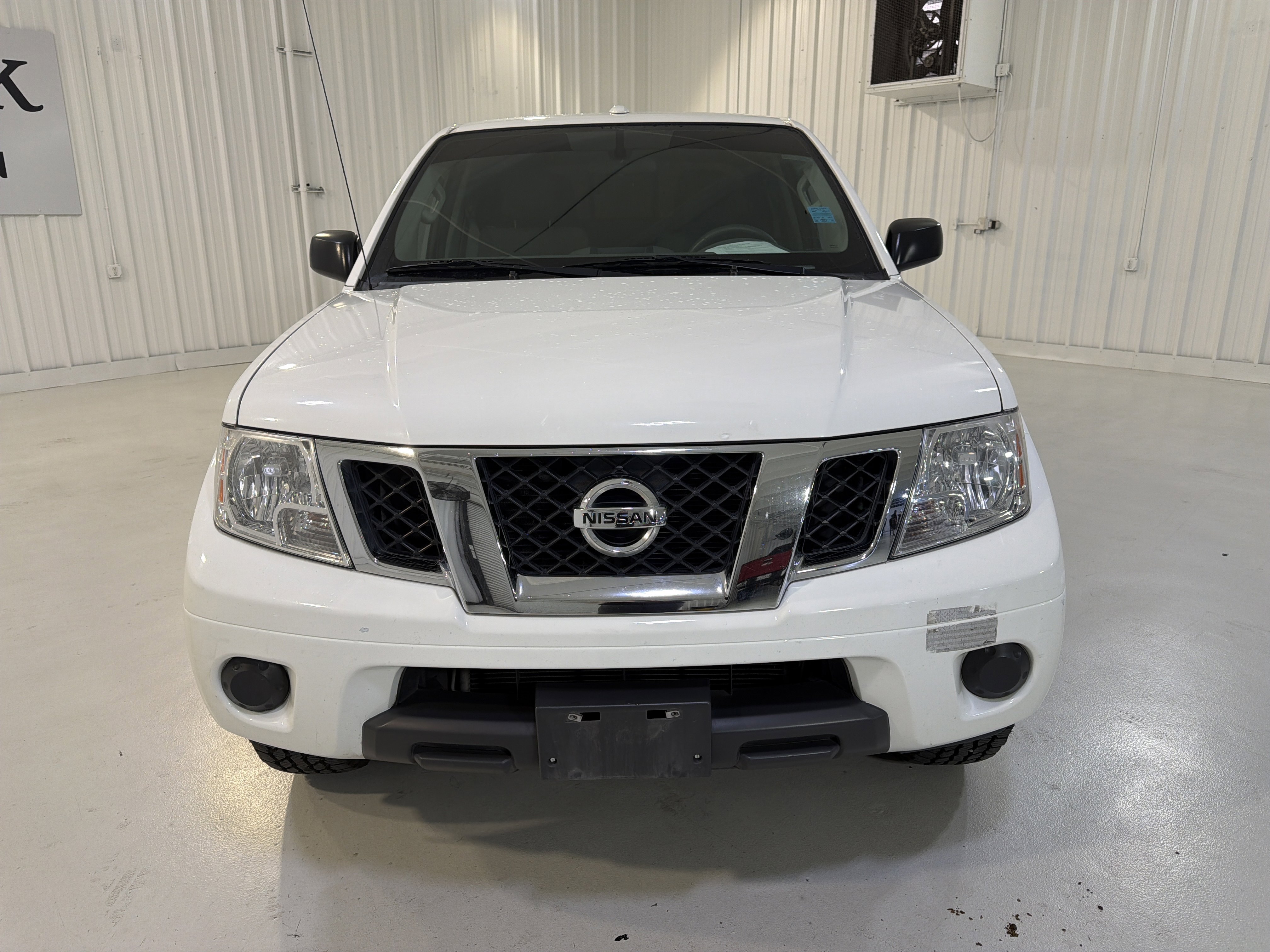 Used 2015 Nissan Frontier SV RWD image 8