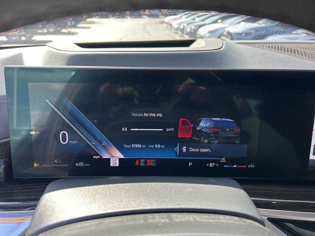 Used 2024 BMW X5 sDrive40i w/ M Sport Package image 11