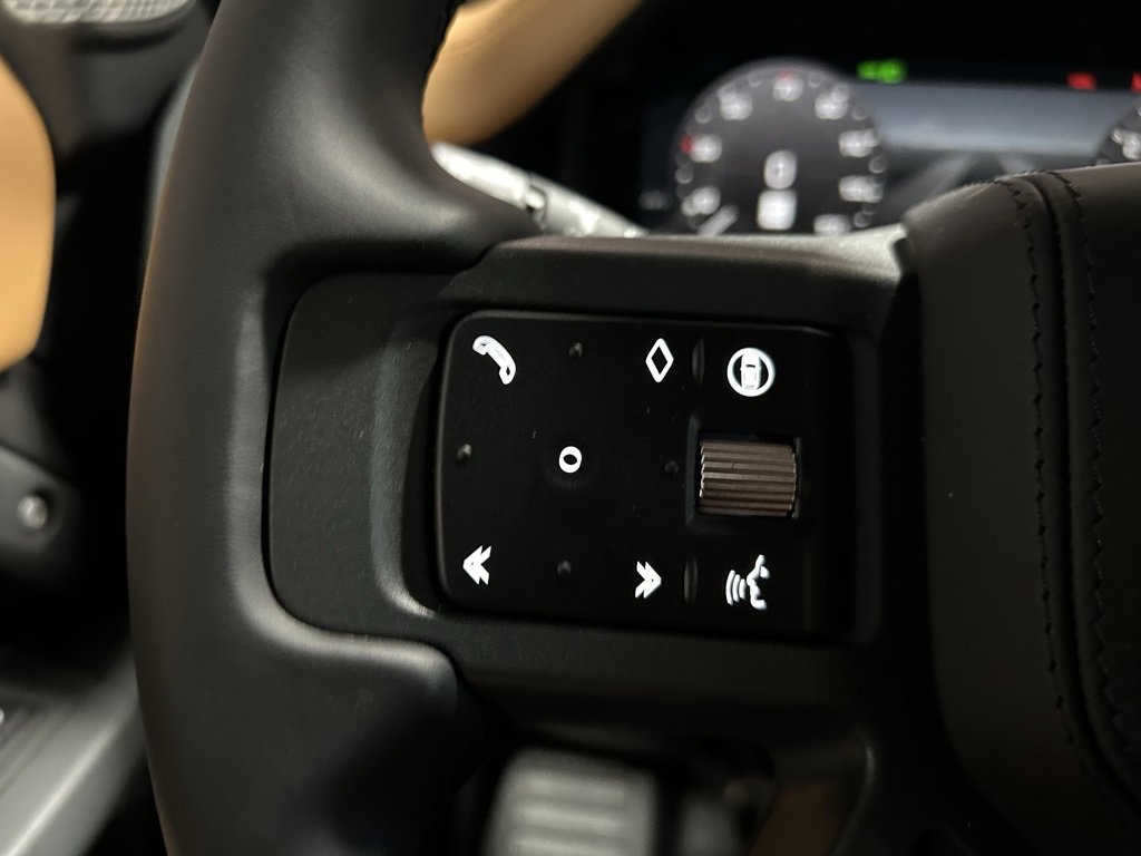 Used 2024 Land Rover Defender 130 X image 21