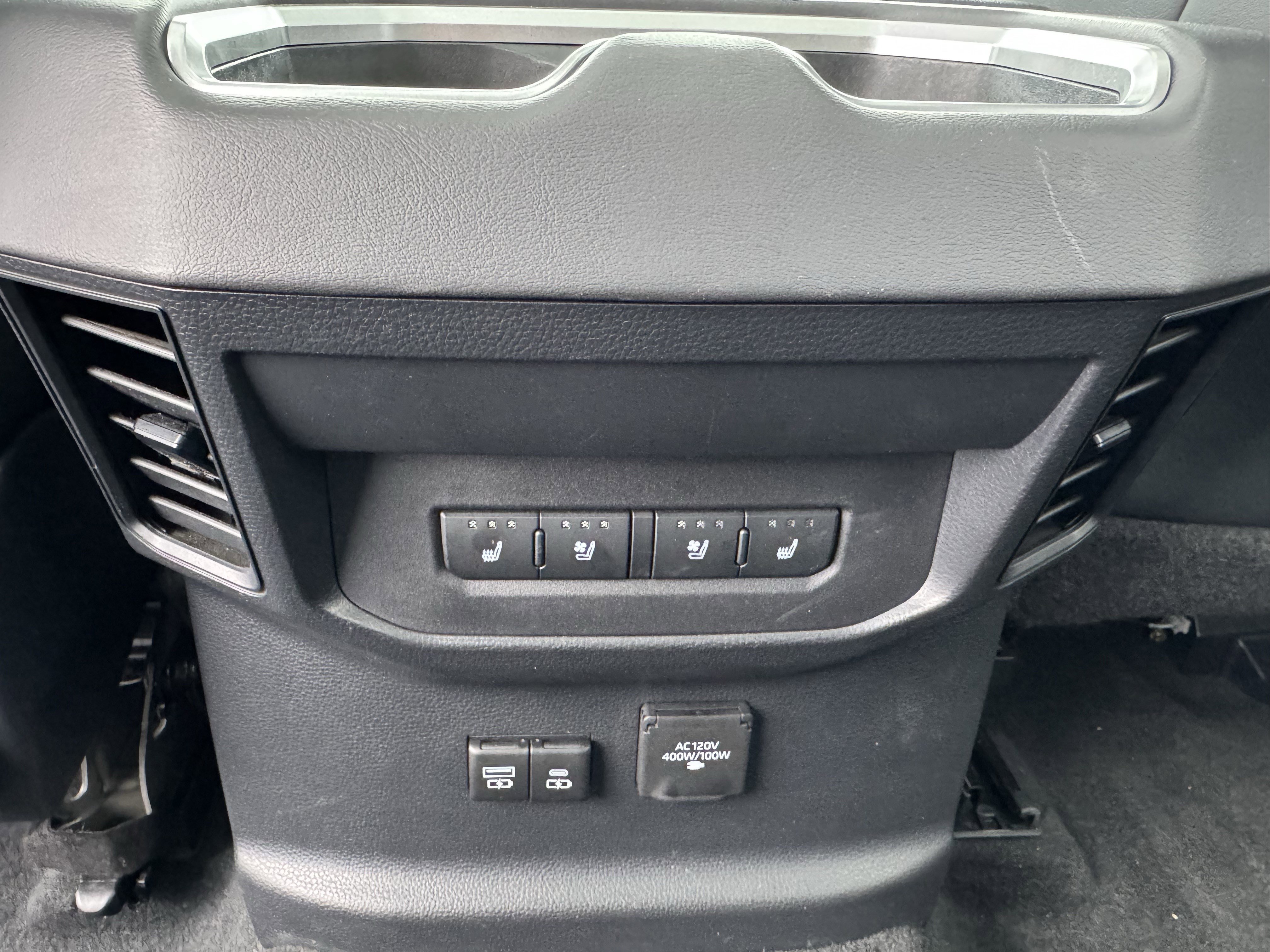 Used 2023 Toyota Tundra Platinum image 34