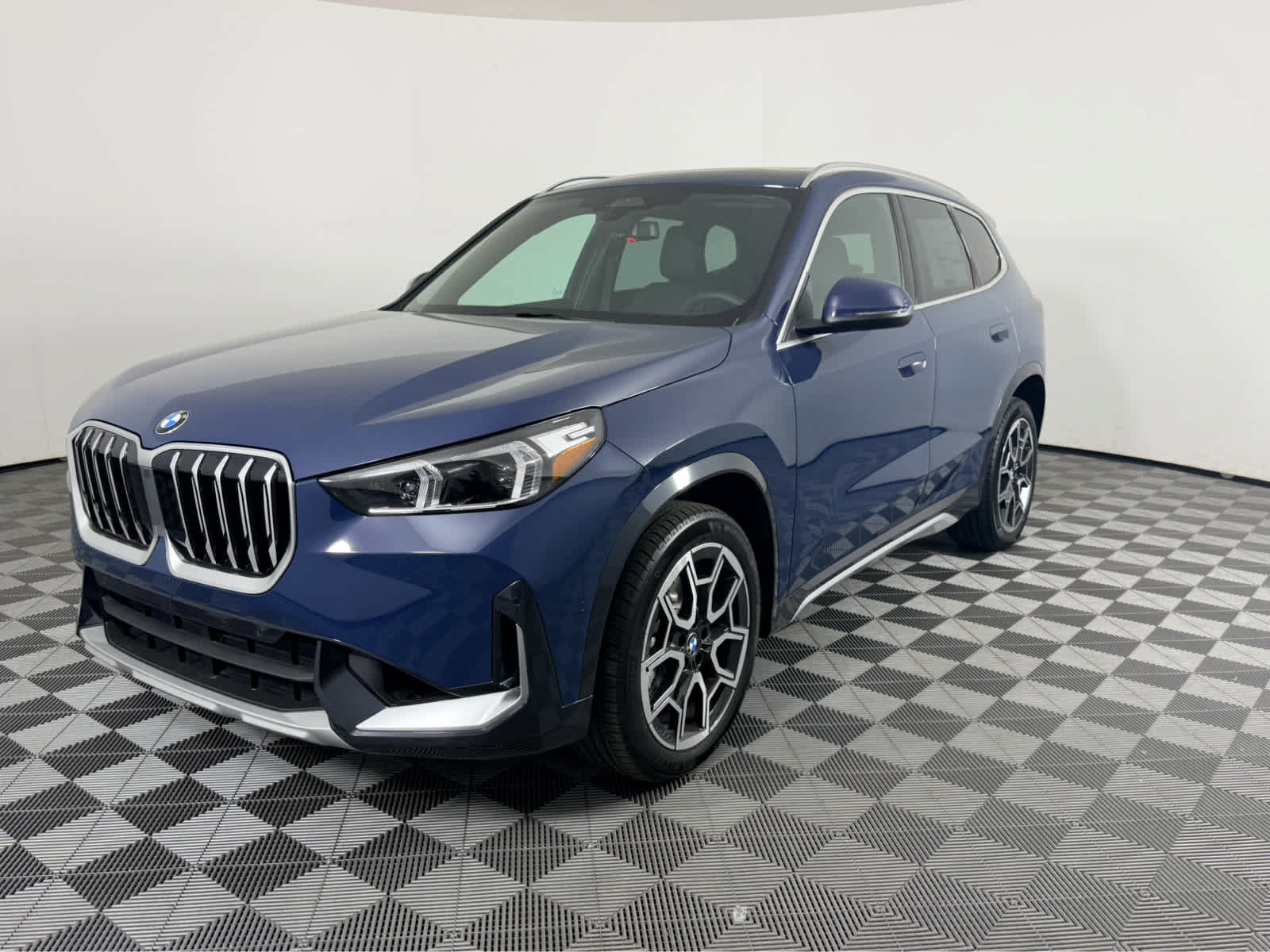 New 2027 BMW X1 xDrive28i AWD/4WD image 7