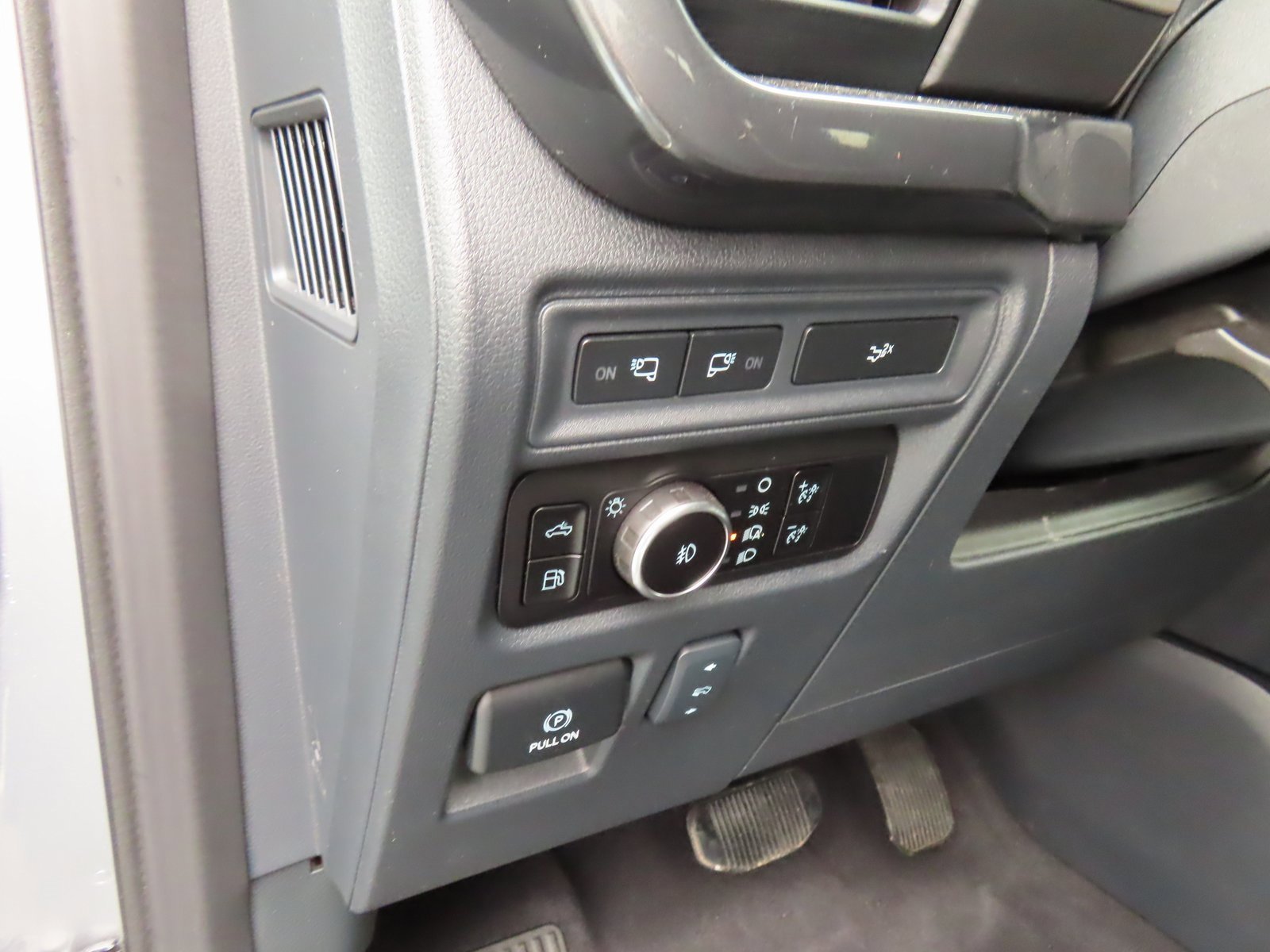 Used 2023 Ford F150 XLT w/ Equipment Group 302A High image 16