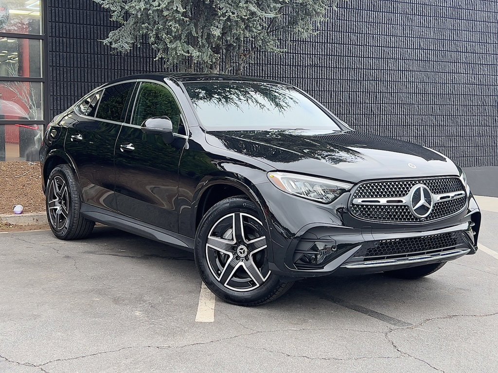 Used 2025 Mercedes-Benz GLC 300 4MATIC w/ AMG Line image 6