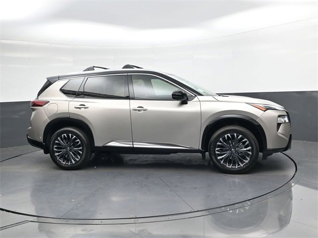 New 2026 Nissan Rogue Platinum image 3