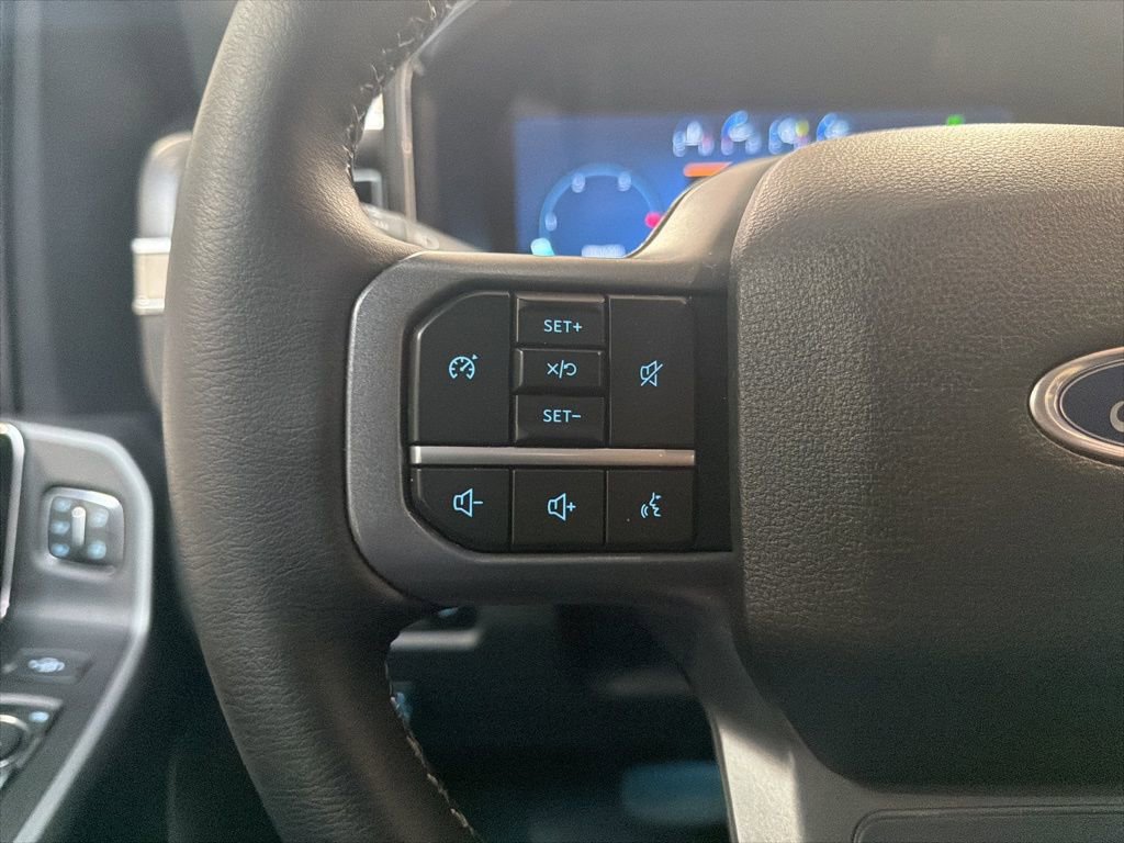 Used 2025 Ford F350 Lariat w/ Black Appearance Package AWD/4WD image 17