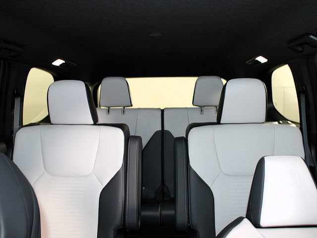 Used 2025 Lexus TX 500h AWD w/ Technology Package image 20