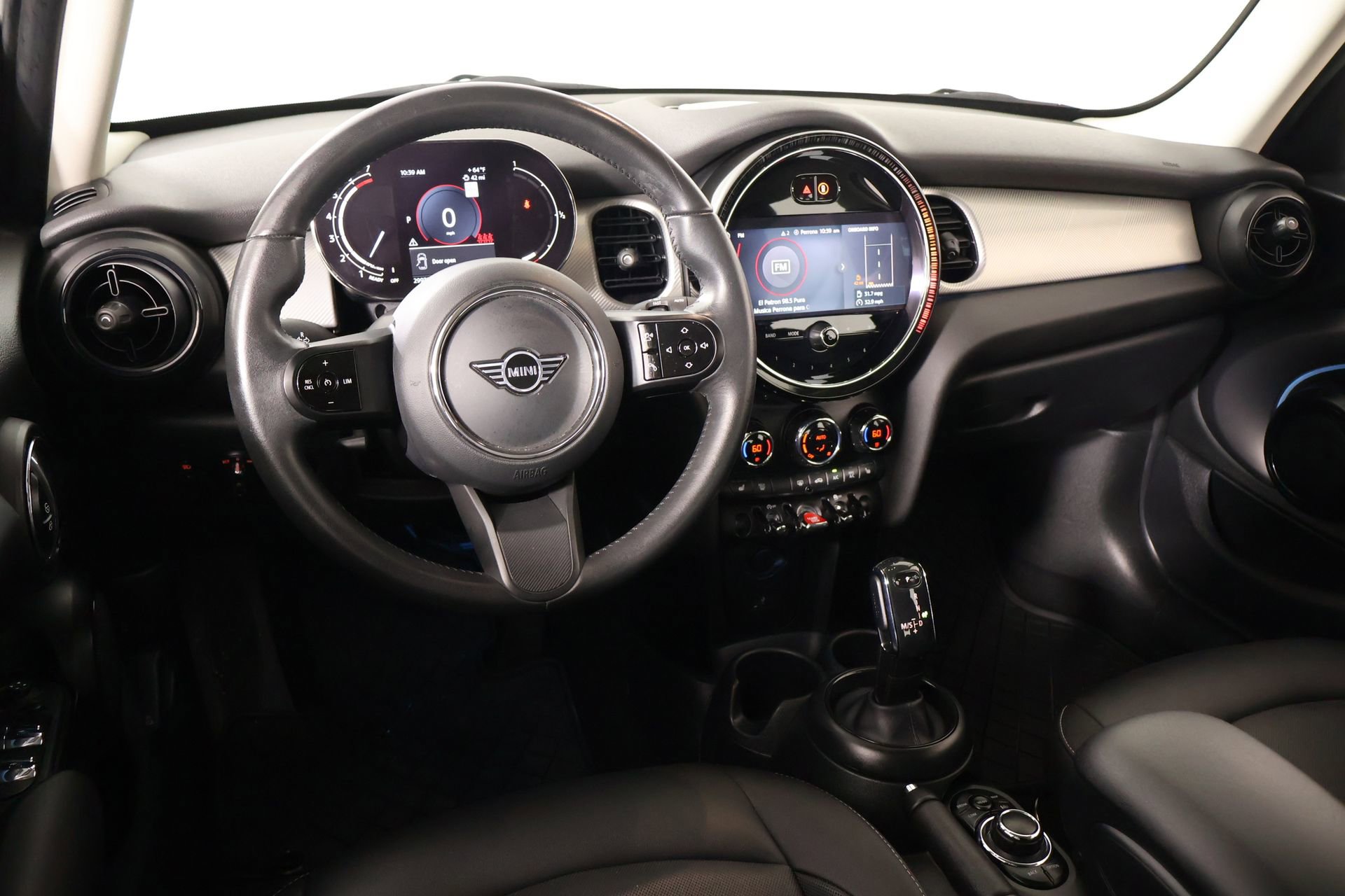 Used 2023 MINI Cooper 4-Door Hardtop FWD image 2
