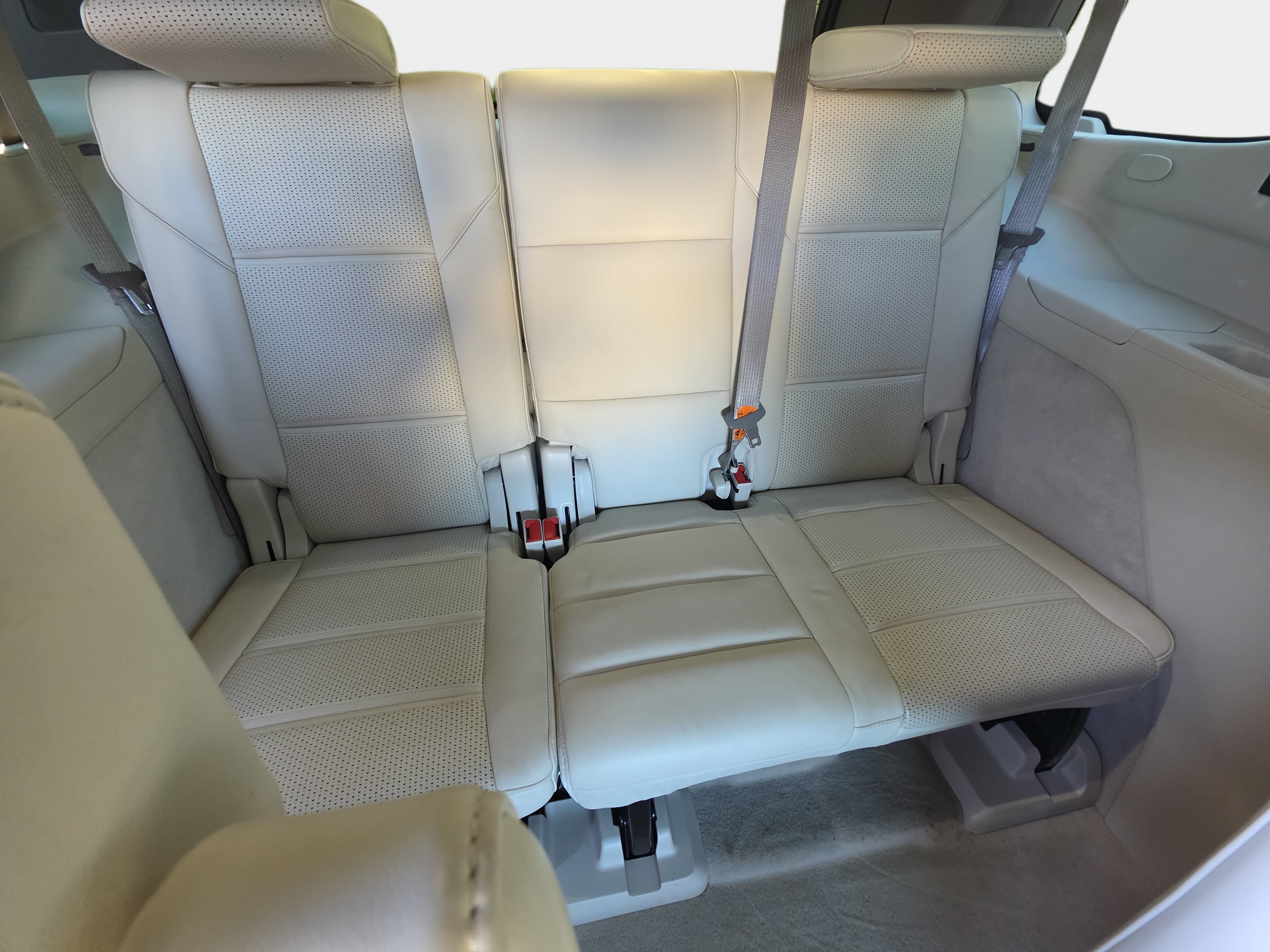 Used 2023 Cadillac Escalade Sport Platinum w/ LPO, ONYX Package AWD/4WD image 12