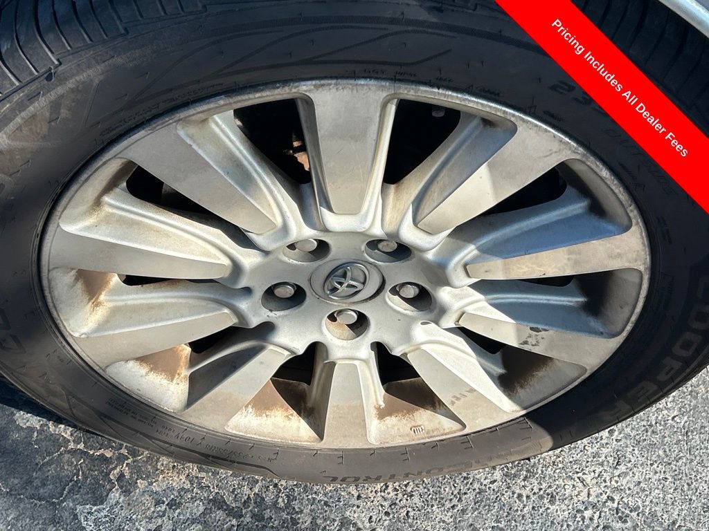 Used 2015 Toyota Sienna XLE w/ XLE Navigation Package AWD/4WD image 2