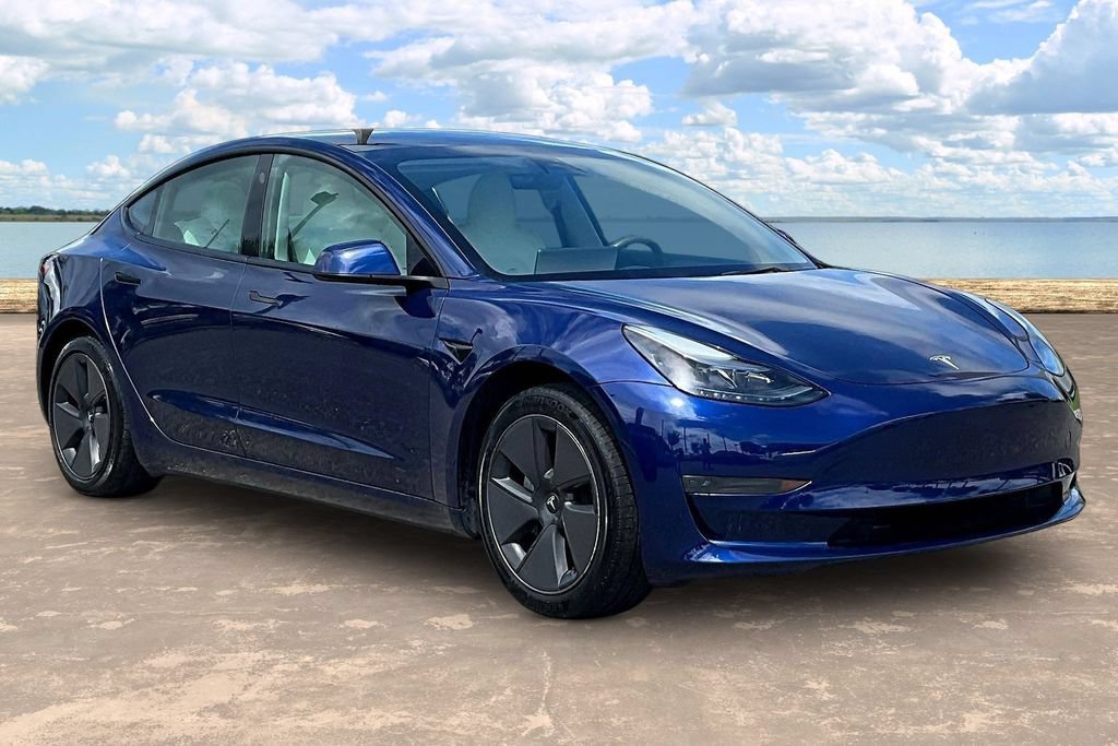 Used 2023 Tesla Model 3 Standard Range RWD image 3