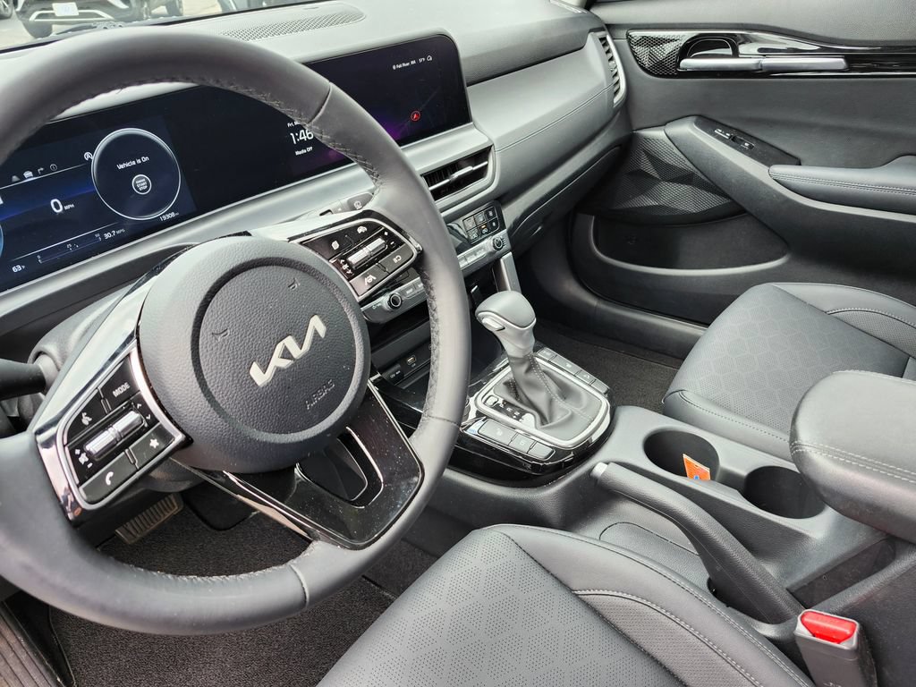 Used 2024 Kia Seltos EX AWD/4WD image 7