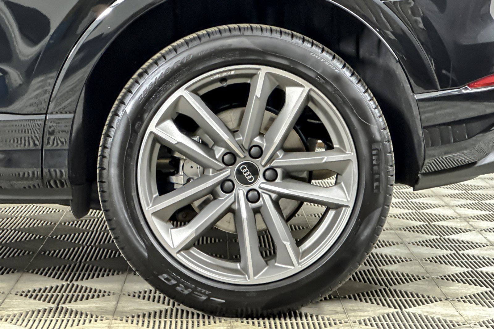 Used 2025 Audi Q3 2.0T Premium w/ Convenience Package image 24