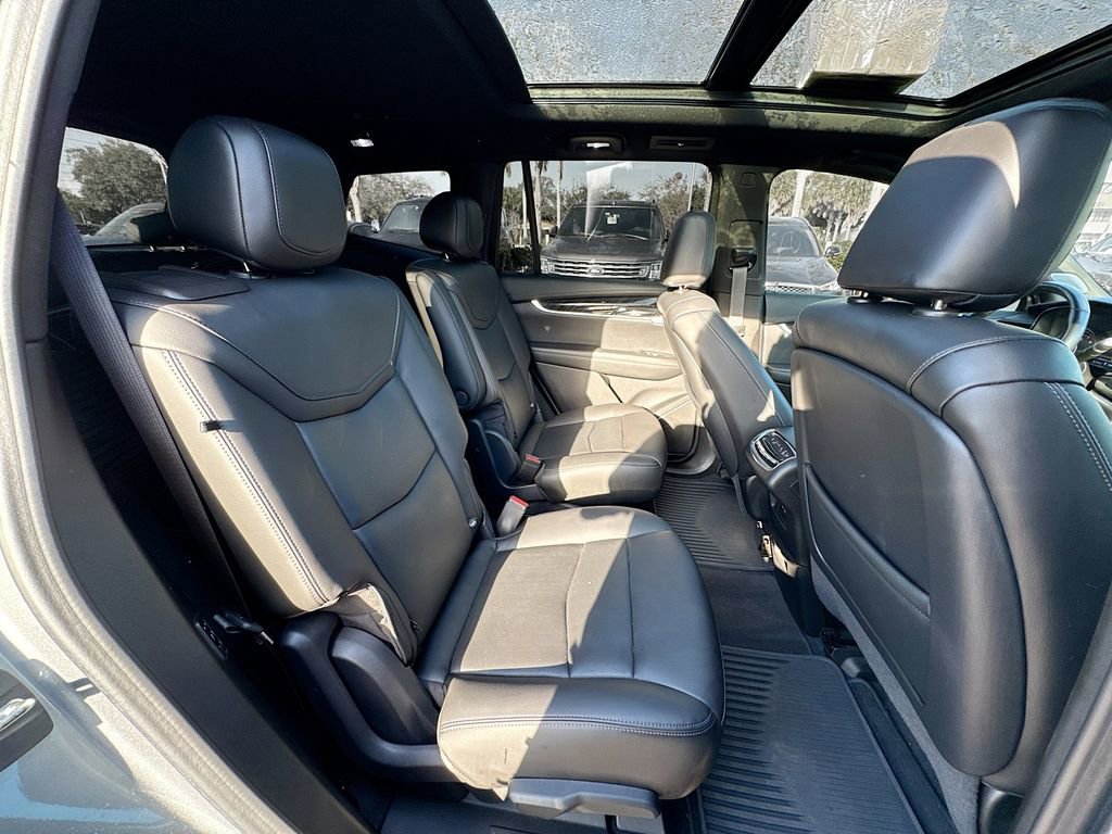 Used 2023 Cadillac XT6 Premium Luxury w/ Technology Package FWD image 31