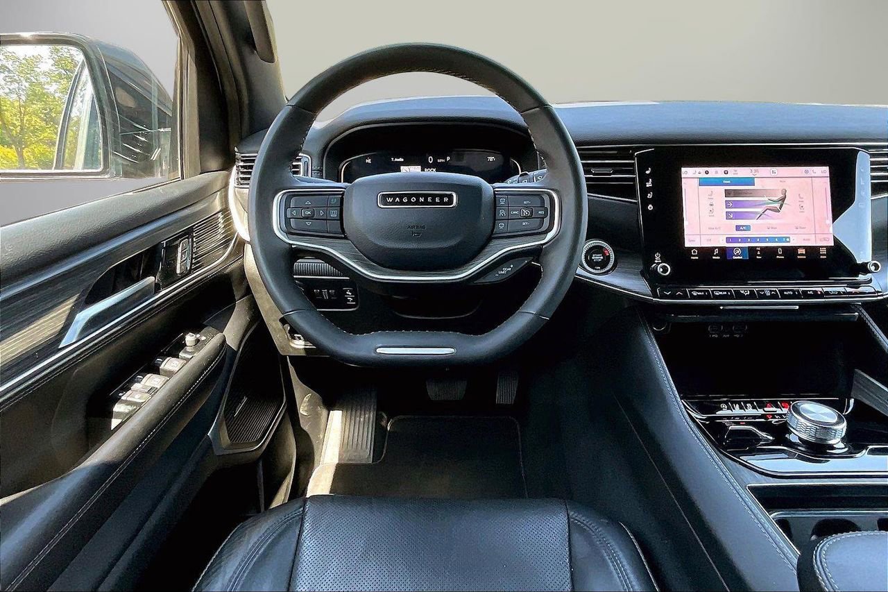 Certified 2024 Jeep Wagoneer Series II AWD/4WD image 12