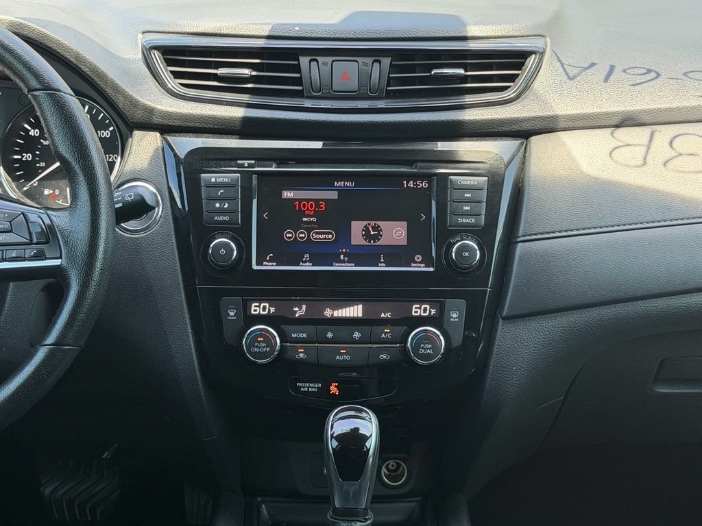 Used 2019 Nissan Rogue SV AWD/4WD image 18