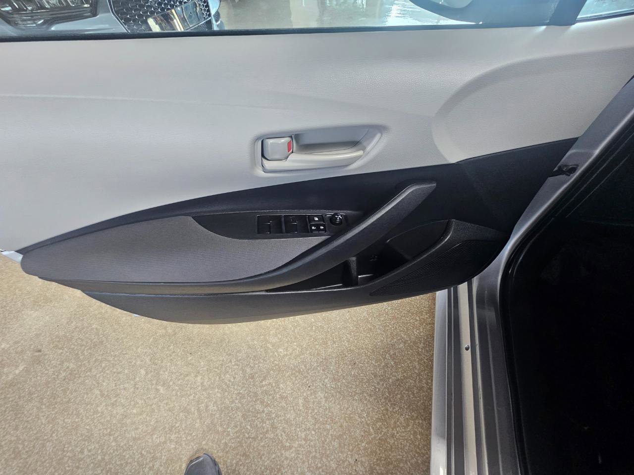 Used 2023 Toyota Corolla LE image 21