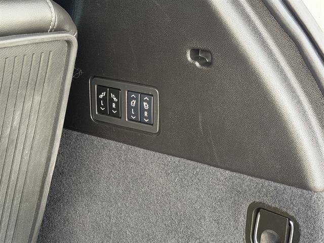 Used 2024 Cadillac XT6 Premium Luxury AWD/4WD image 6