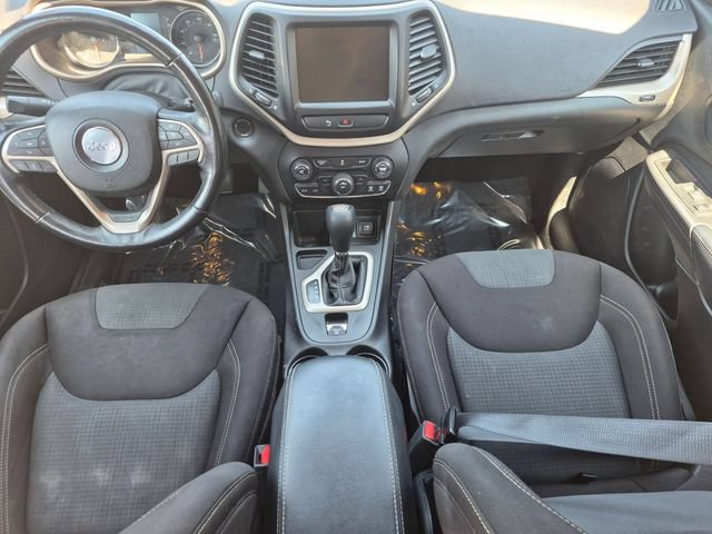 Used 2017 Jeep Cherokee Latitude w/ Safety/Convenience Group FWD image 26