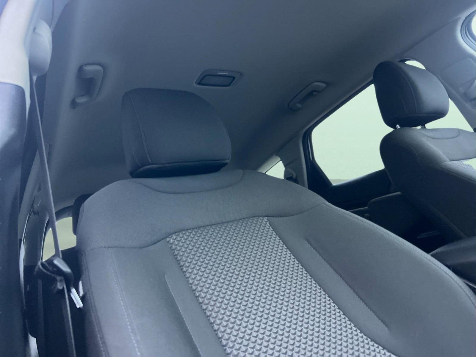 Used 2024 Kia Sportage LX image 17