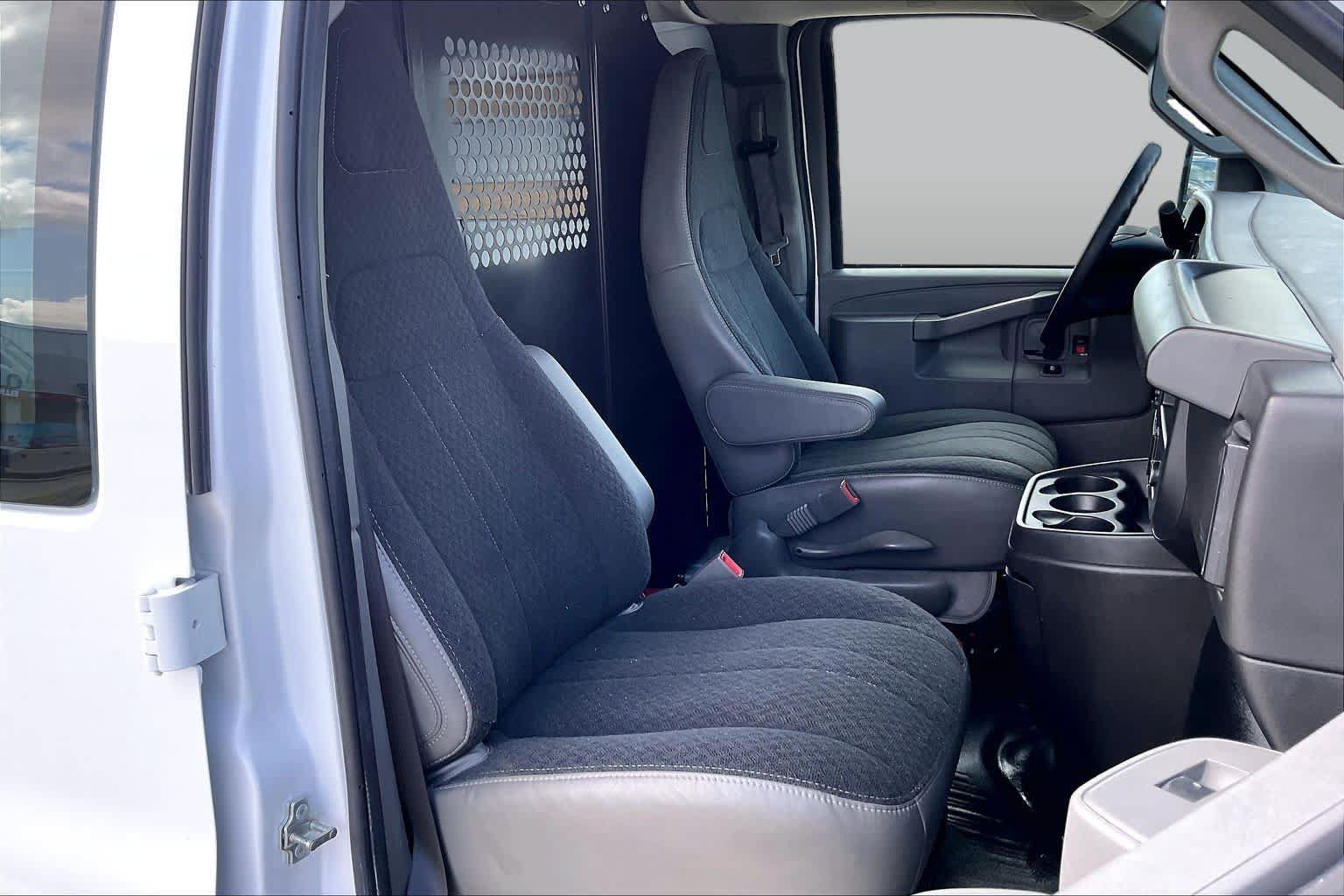 Certified 2025 GMC Savana 2500 w/ Driver Convenience Package RWD image 8