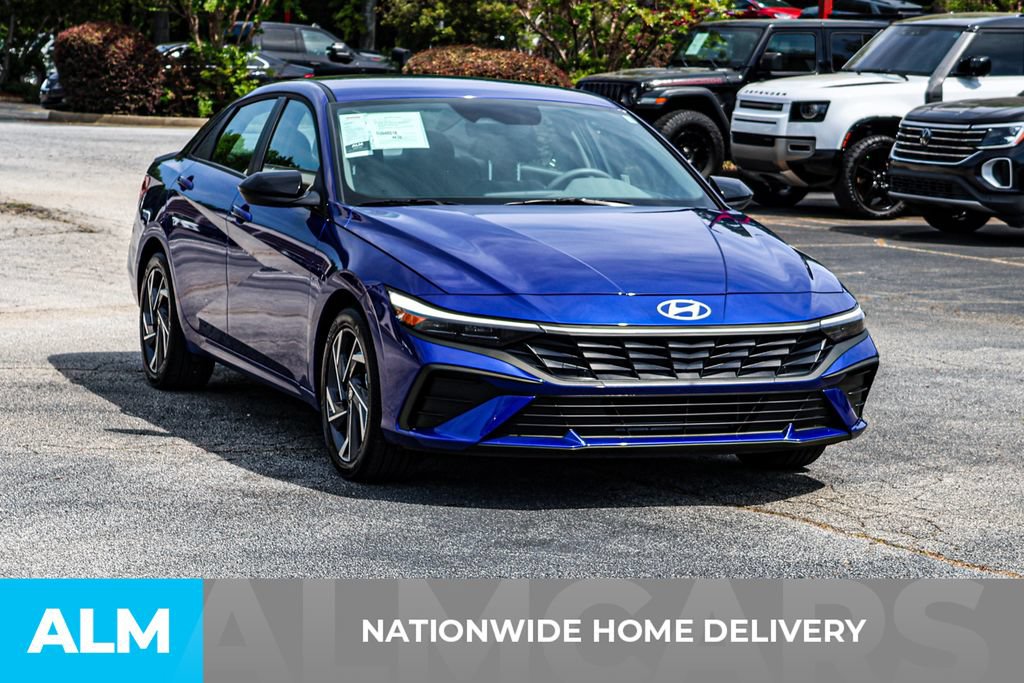 Used 2025 Hyundai Elantra Sport FWD image 5