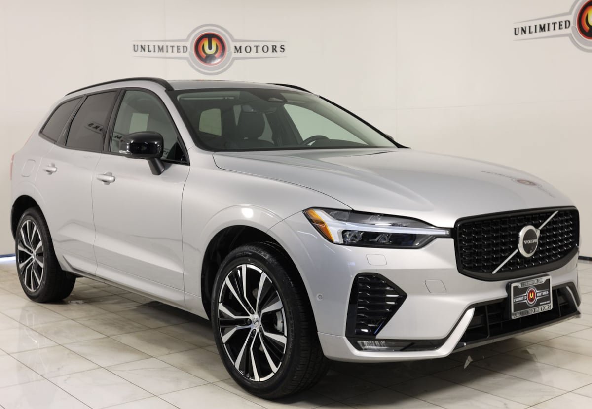 Used 2025 Volvo XC60 B5 Plus AWD/4WD image 40